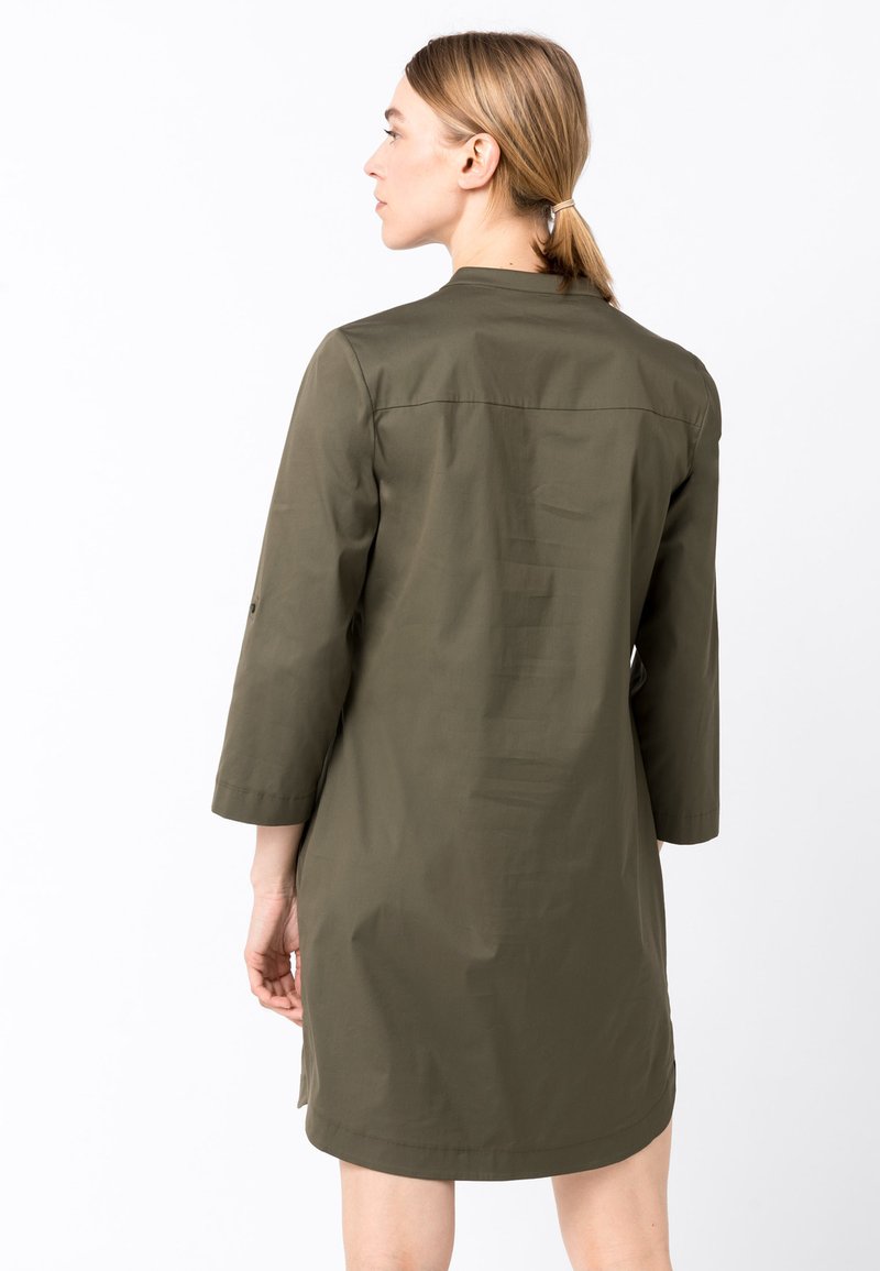 Hallhuber Mit Krempelarmeln Freizeitkleid Olive Oliv Zalando De 