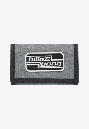 Graue Stoffbrieftasche mit schwarzer Einfassung, versehen mit einem auffälligen weißen und schwarzen Billabong-Logo. Rechteckige Form, strukturierte Oberfläche.