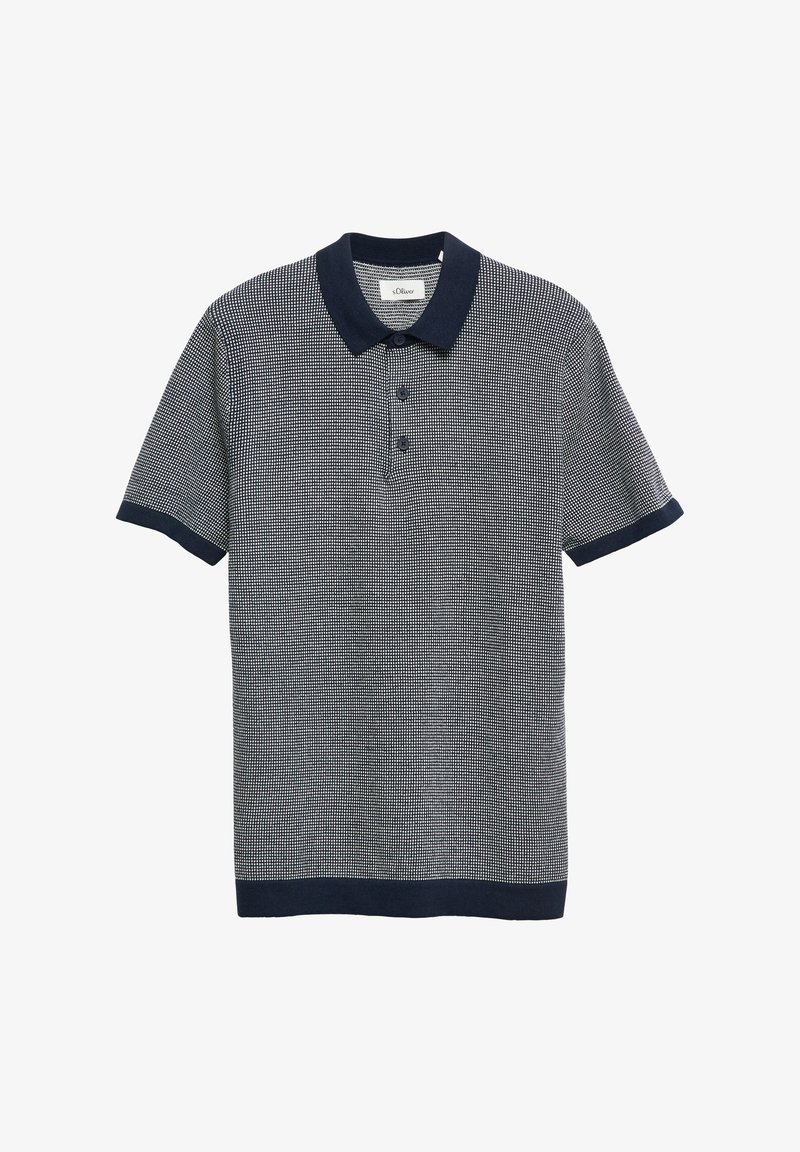 Polo homme manches courtes avec col, poignets et bas bleu marine, avec un petit motif à carreaux blancs et bleus marine et trois boutons à l'avant.