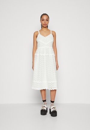 YASJEMMA STRAP DRESS SHOW - Cocktailjurk - star white