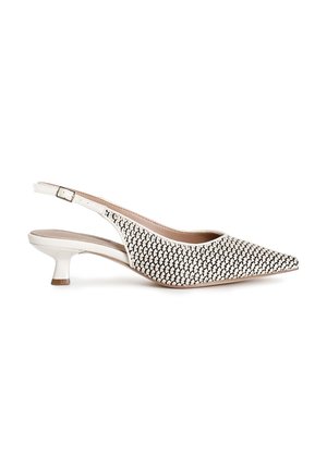 Scarpa slingback bianca e nera con punta appuntita, tomaia texturizzata e tacco basso a campana. Dotata di cinturino alla caviglia regolabile per una vestibilità adeguata.