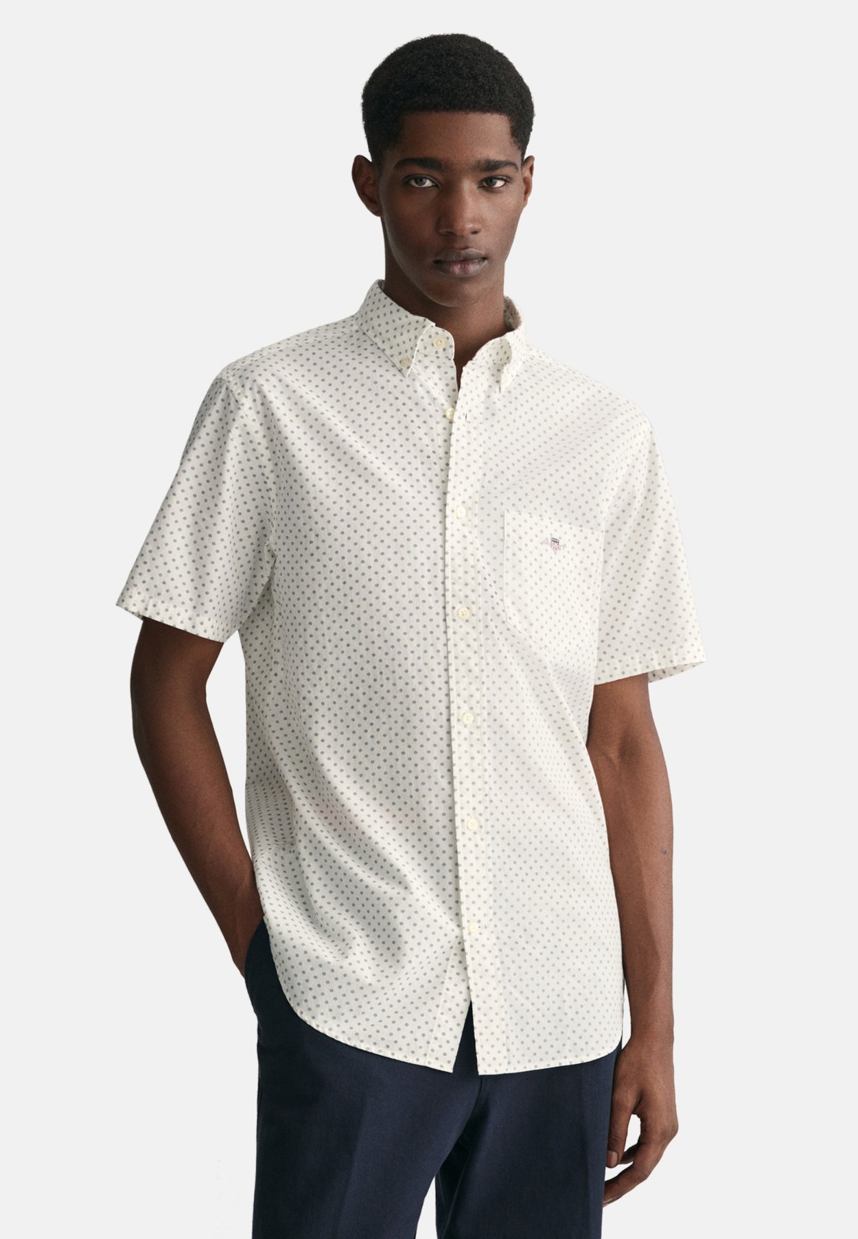 REGULAR FIT MICRO SHORT SLEEVE