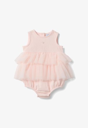 Mouwloze lichtroze babyromper met getextureerd lijfje en gelaagde tule rok, elastische beenopeningen en een knoopsluiting aan de achterkant.