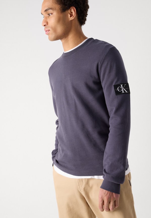 BADGE TEE - Long sleeved top - india ink3