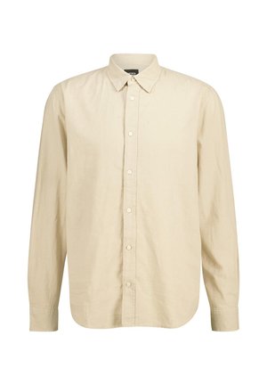 Chemise beige à manches longues avec boutons en tissu doux ; dispose d'un col classique, d'une patte de boutonnage complète et d'un ourlet droit.