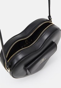 Furla CAMELIA HEART MINI CROSSBODY - Axelremsväska - nero