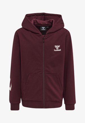 Bordeaux kleurige rits-hoodie van zacht materiaal, met een kangoeroezak, geribde boorden en een logo op de linkerborst.