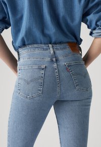 Levi's® 726™ HIGH RISE FLARE - Flared Jeans - blue wave light