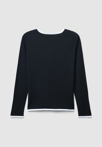 Schwarzes Langarmoberteil mit rundem Halsausschnitt. Mit einem kontrastierenden weißen Saum am Kragen und an den Ärmelenden. Aus glattem, leichtem Material.