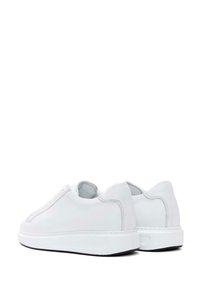 Derimod Baskets basses - white