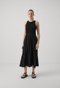 GAP CRINKLE MIXED MEDIA - Vestido informal - black