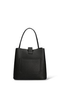 Zwarte leren handtas met textuur, voorzien van een voorvak en een enkele bovenhendel, gesloten met een klepsluiting.