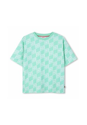 T-shirt verde menta a maniche corte con motivo a quadretti bianchi e testo ripetuto "HUGO" su tutto il tessuto, girocollo.