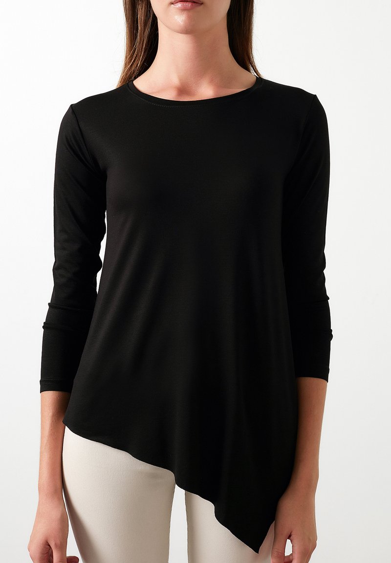 LELA ASYMMETRIC CUT CREW NECK  - Bluza - black