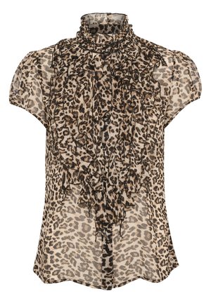Leopardmönstrad blus med korta puffärmar och hög volangkrage. Genomskinligt, lätt tyg med intrikata svarta volangdetaljer.