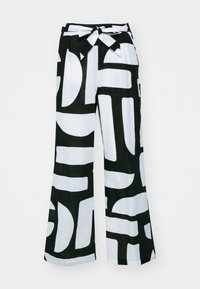 Hlače širokih nogavic z črno-belim geometrijskim vzorcem. Narejene iz lahkotnega materiala, z pasom in čistim robom.