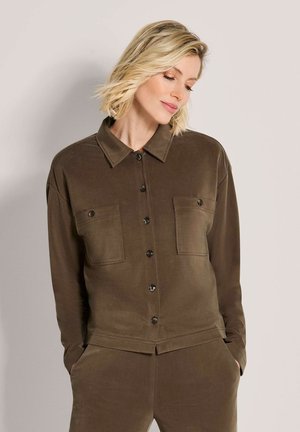 MADELEINE, MADELEINE BLUSE OVERSIZE-HEMDBLUSE MIT BRUSTTASCHEN - Hemdbluse - chocolate brown
