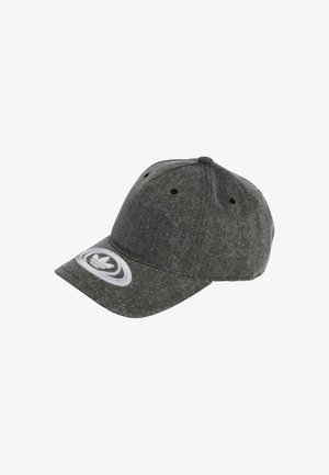 Gorra de béisbol a rayas grises con visera curva, que presenta un logo bordado en blanco en la parte frontal y ojales de metal para ventilación.