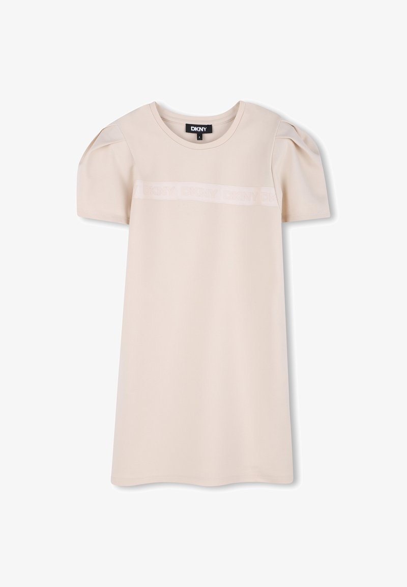 Korte mouwen jurk van lichtbeige stof, met puffmouwen en een tonale DKNY-logo band over de borst. Glad textuur, relaxte pasvorm.