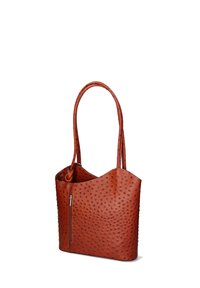 Borsa a tote in pelle marrone con texture, dotata di due manici lunghi, una tasca con zip sul davanti e una parte superiore arrotondata, caratterizzata da una superficie dimpled.