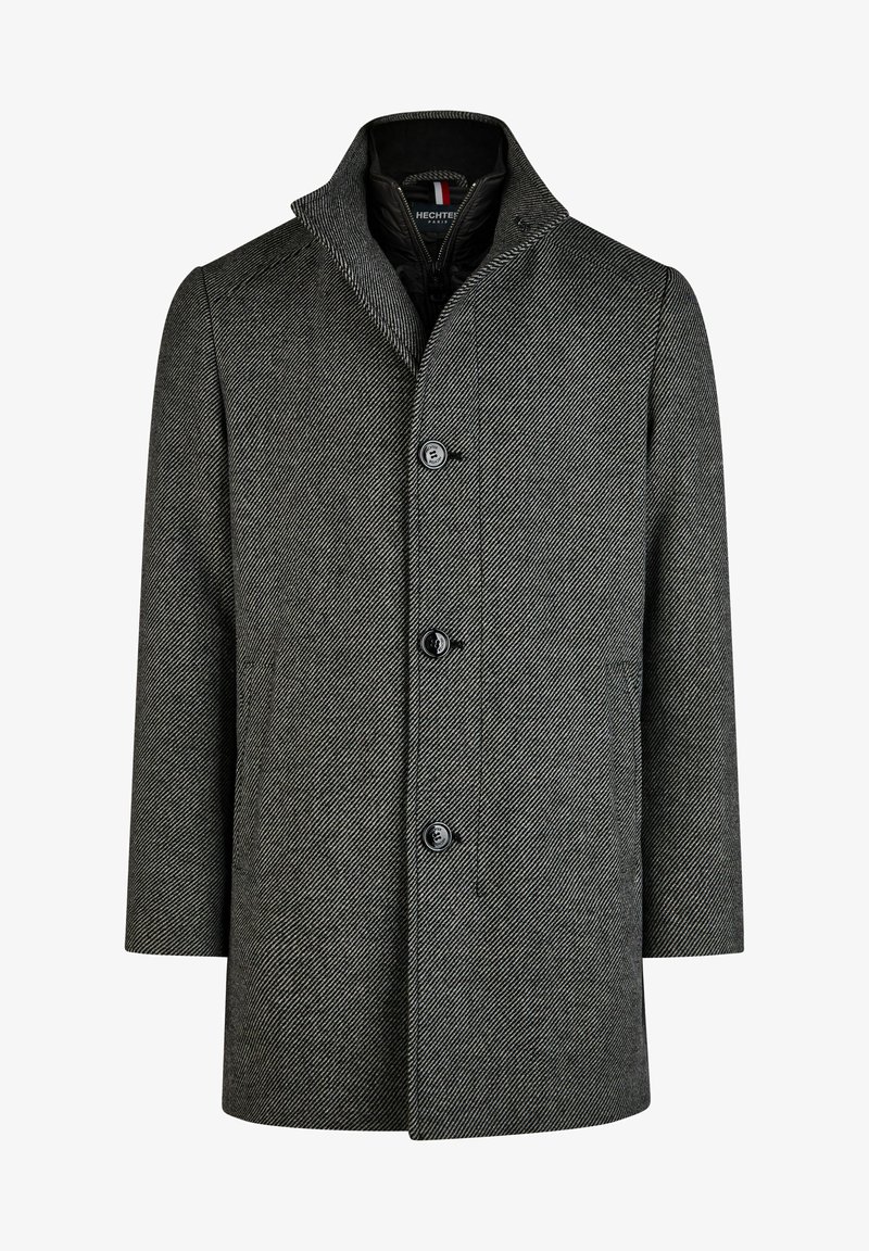 Graham Herringbone-Mantel mit hohem Kragen, Knopfverschluss und zwei vorderen Taschen. Hergestellt aus strukturiertem Stoff mit taillierter Passform.