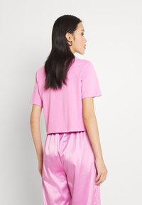 adidas Originals CROPPED TEE - Pamata T-krekls - bliss orchid