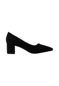 Chaussure femme en daim noir avec un bout pointu et un talon bloc bas et épais vue de côté.