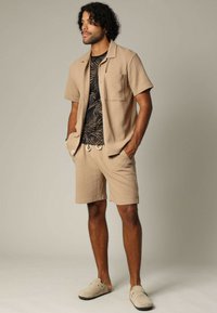 DEELUXE NOLAN - Short - Dune