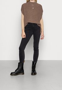 Soaked in Luxury Sweter