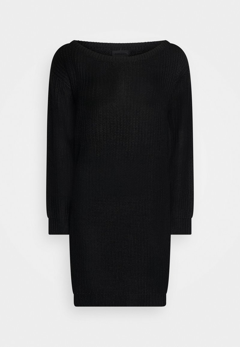 Abito nero lavorato a maglia con vestibilità ampia, scollo a barca e maniche a tre quarti. Presenta una texture a coste e un orlo rifinito.