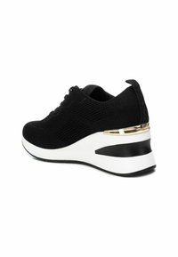 XTI Zapatillas - black