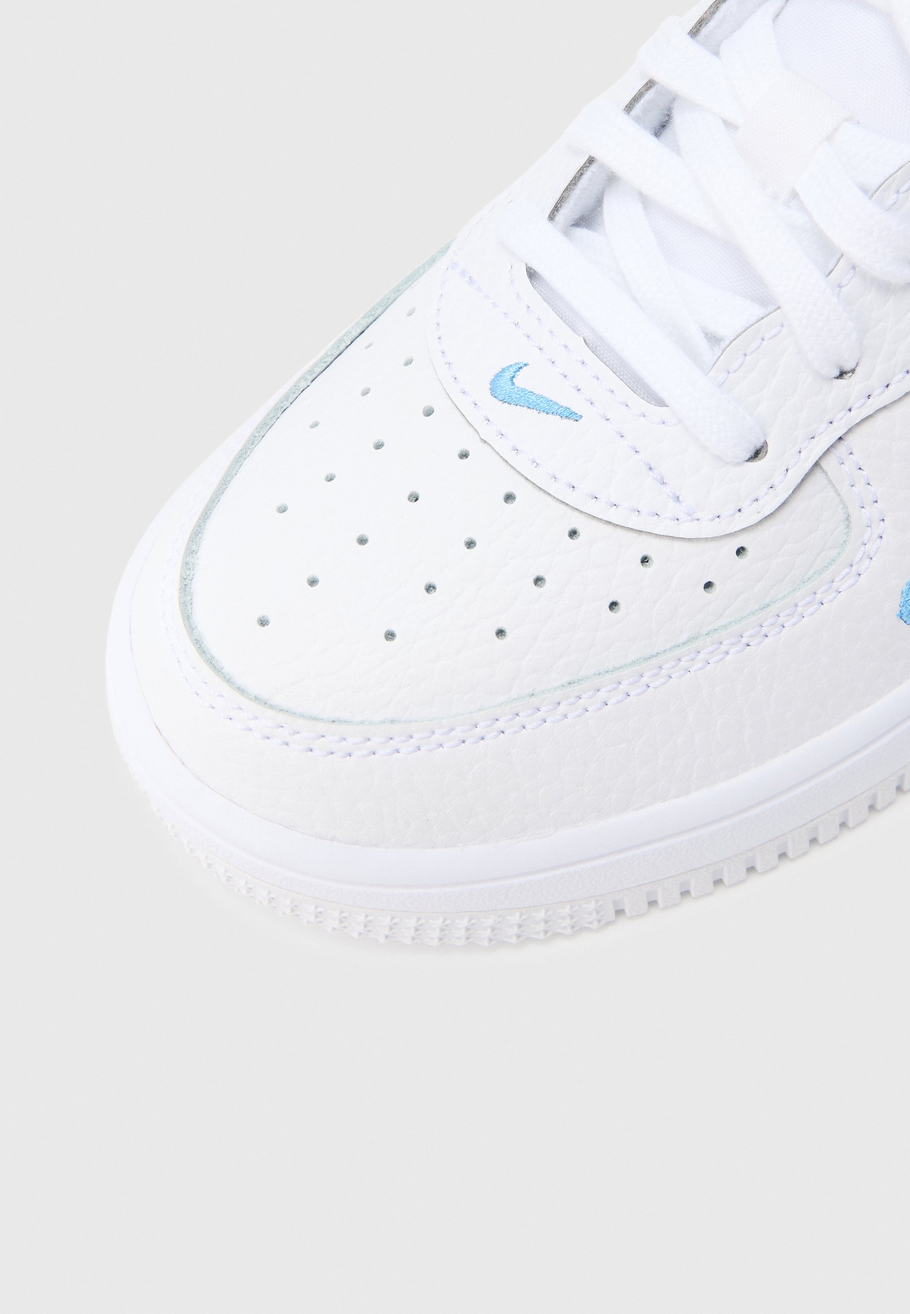 NIKE Air Force 1 ホワイト/ブルー 21cm NIKE（ナイキ） NIKE AIR FORCE 1 '07 LV8 エア フォース 1 '07 LV8