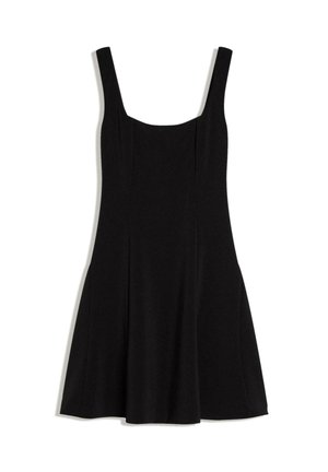 Čierne šaty bez rukávov s širokými ramennými popruhmi a rozšírenou sukňou, navrhnuté s priliehavým horným dielom a plynulo sa rozvíjajúcim spodným dielom.