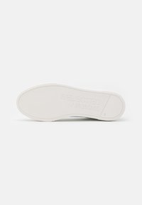 Selected Homme SLHDAVID CHUNKY TRAINER NOOS - Sportcipő - white