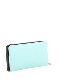 Portafoglio in pelle verde menta con texture liscia e zip grigia. Presenta una forma rettangolare e un delicato dettaglio di cucitura lungo i bordi.