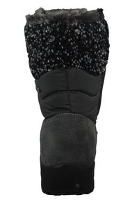 Szare zimowe buty z pluszową, czarno-skalistą teksturowaną cholewką, gładkim obcasem i trwałą gumową podeszwą; posiadają pikowaną tkaninę oraz detale szycia.