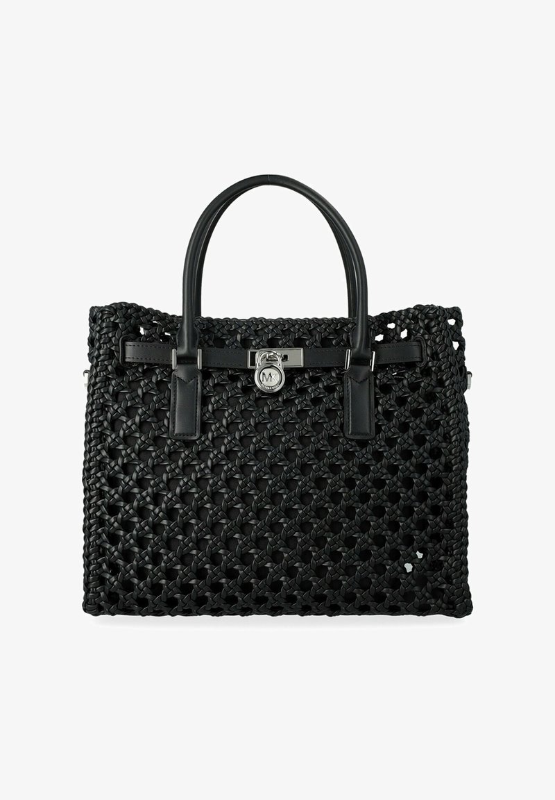 Sac à main en cuir tressé noir avec double poignée et serrure argentée portant le logo MK au centre devant.