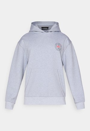 Γκρι hoodie με μπροστινή τσέπη, στρογγυλή λαιμόκοψη και λογότυπο που περιλαμβάνει κείμενο. Μαλακή υφή με μακριά μανίκια και πλεκτές μανσέτες.