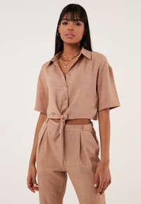 LELA REGULAR FIT - Bluza s gumbima - camel