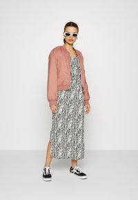 Vero Moda Petite VMEASY TANK DRESS - Vestido de dia - snow white
