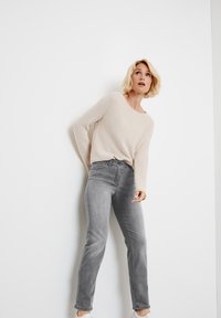 Gerry Weber Edition Jeans Slim Fit - grau mit use