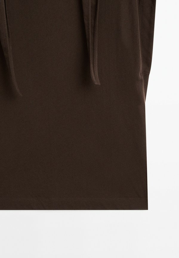 WITH TIED NECK DETAIL - Basic T-shirt4