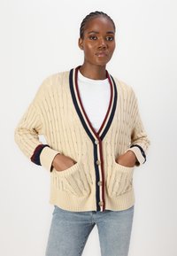 Tommy Hilfiger VARSITY CABLE CARDI V-NECK - Ζακέτα - country ivory