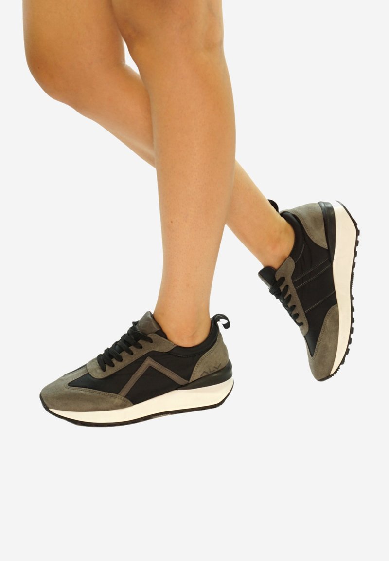 Sneakers Donna ALV By Alviero Martini Passport Color - Modello ALVSD0185, Tomaia In PU