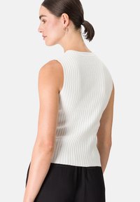 zero MIT RUNDHALSAUSSCHNITT - Felső - offwhite