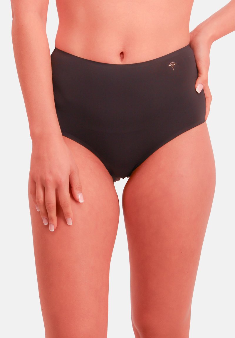 Culotte de bikini noire taille haute, en tissu lisse, avec un design minimaliste et un petit logo sur le devant.