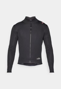 Schwarze Fahrradjacke mit langen Ärmeln und hohem Kragen, vollständigem Reißverschluss auf der Vorderseite und Logostickerei in der Nähe des Saums, aus einem glatten, elastischen Material gefertigt.