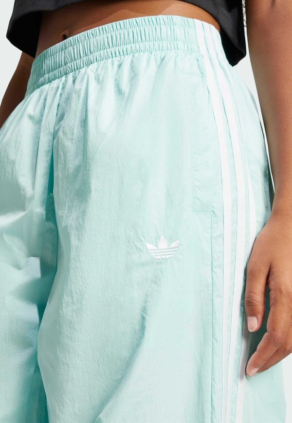ADICOLOR TEAMGEIST OVERSIZED WIDE - Tracksuit bottoms - semi flash aqua4
