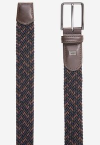 Geflochtener elastischer Gürtel in Dunkelblau, Grün und Braun, mit brauner Lederspitze und silberner Metallschnalle. Strukturierte Webart.