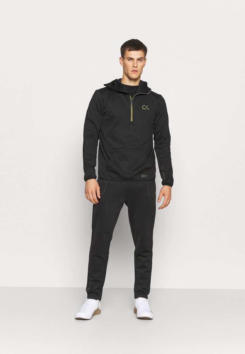 Calvin Klein Performance BALACLAVA HOODIE - Hoodie - black/capulet  olive/black - Zalando.de